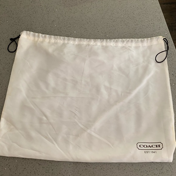 Classic Coach Bag - Picture 7 of 7